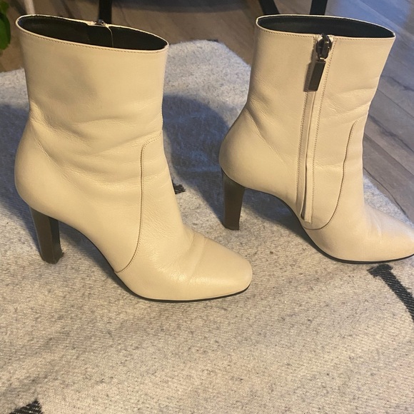 COPY - Saint Laurent Cream color boot - Picture 2 of 9